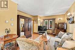 256 GROOMS AVENUE | Oshawa Ontario | Slide Image Six