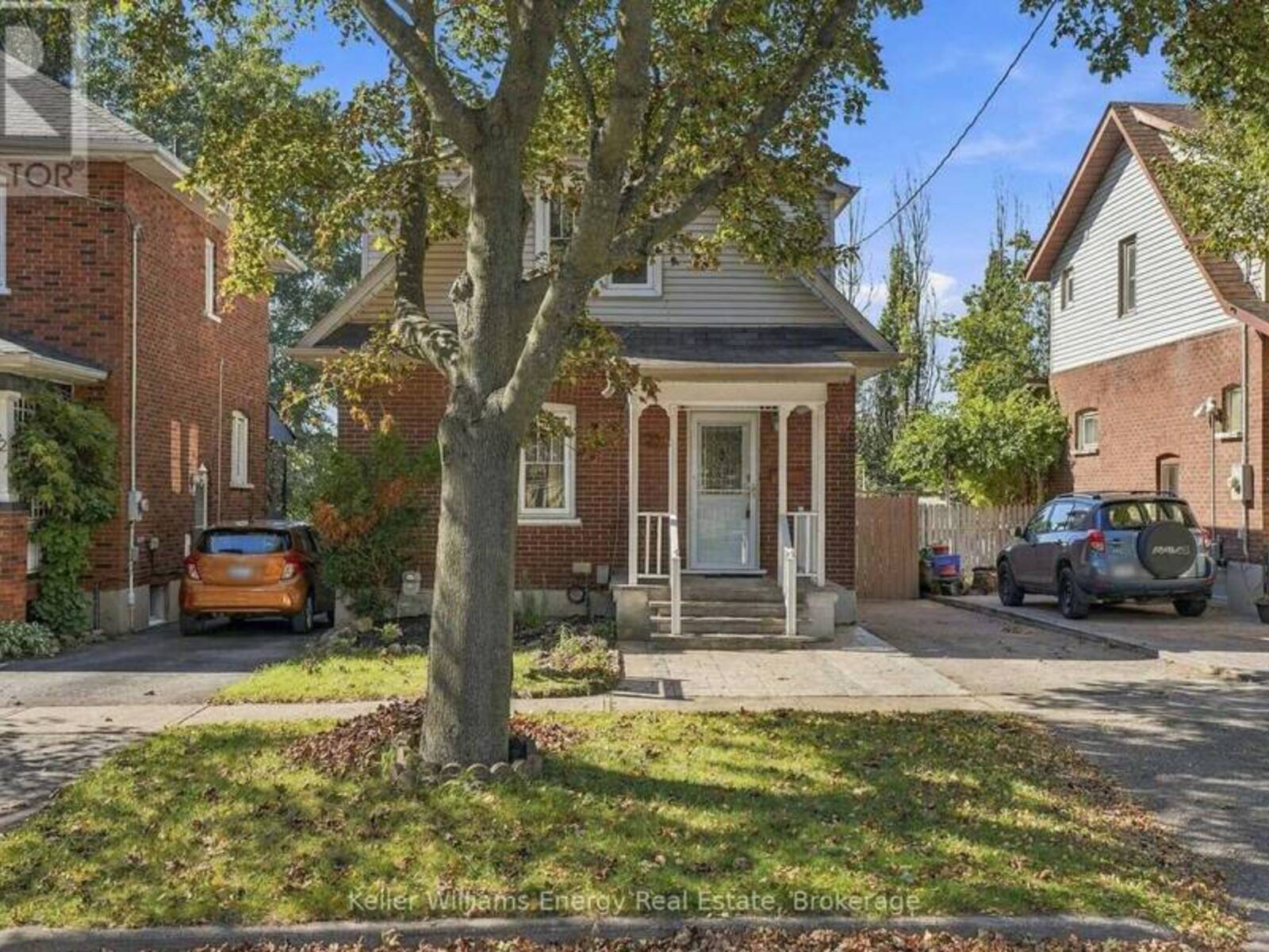 256 GROOMS AVENUE, Oshawa, Ontario L1G 4A3