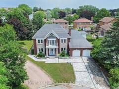 17 APPLEWOOD COURT Quinte West Ontario, K8V 6J3