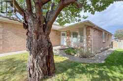37 ANGUS DRIVE | Ajax Ontario | Slide Image Four