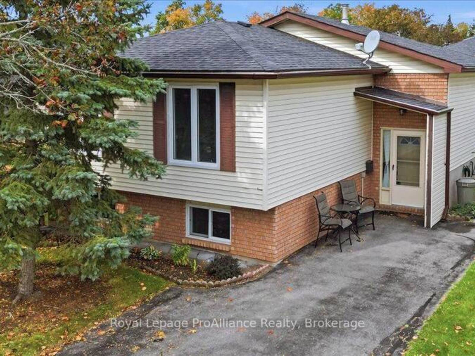 4 BOGART CRESCENT, Belleville, Ontario K8P 5E8