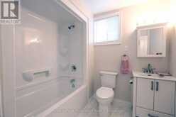 395 BLEECKER AVENUE | Belleville Ontario | Slide Image Eleven