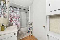 28 SPRING STREET | Prince Edward Ontario | Slide Image Nine
