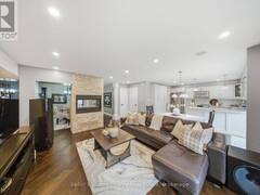 8 HOLLIMAN LANE Ajax Ontario, L1Z 1K6