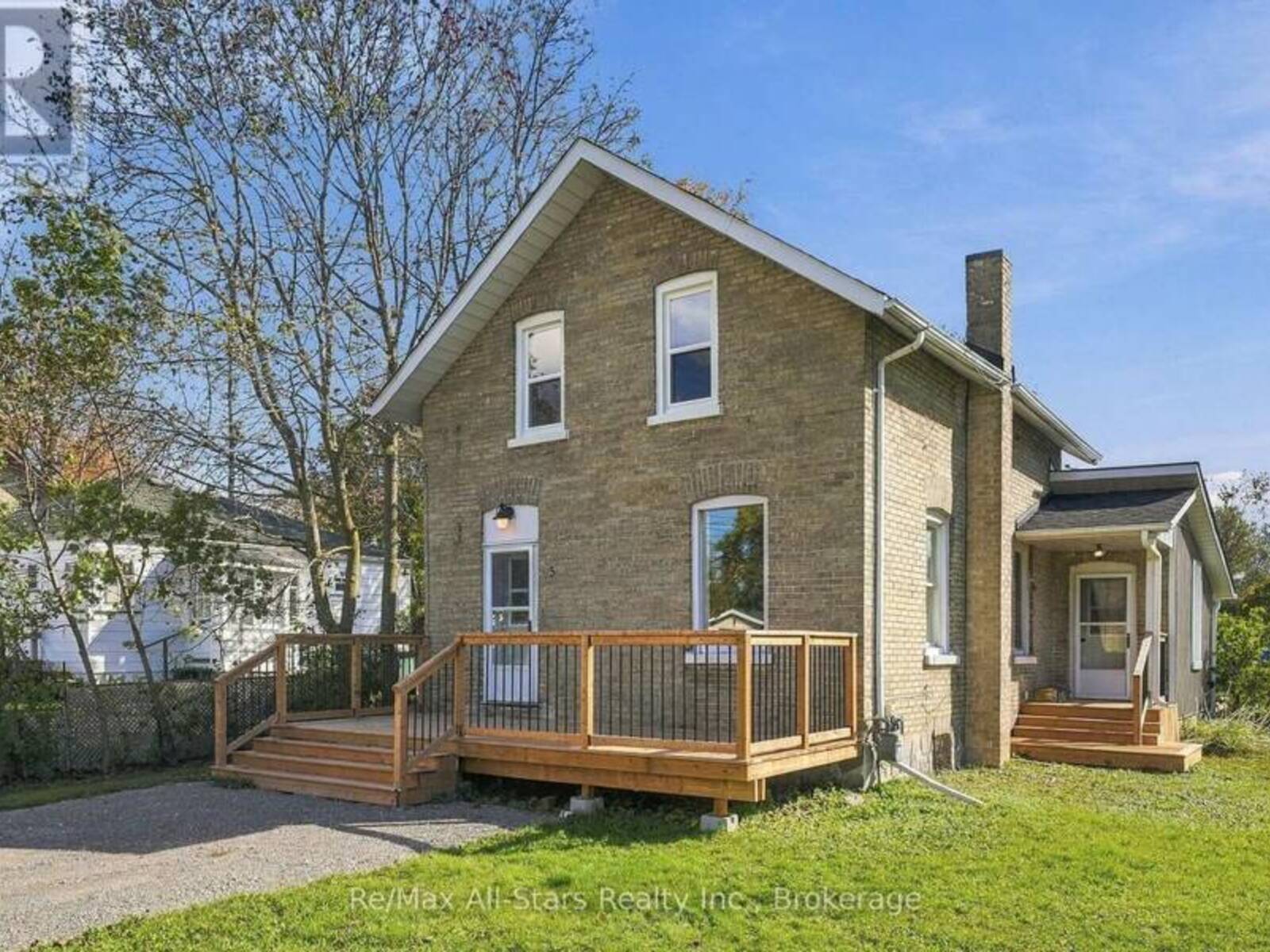 3 BERTIE STREET, Lindsay, Ontario K9V 1H9