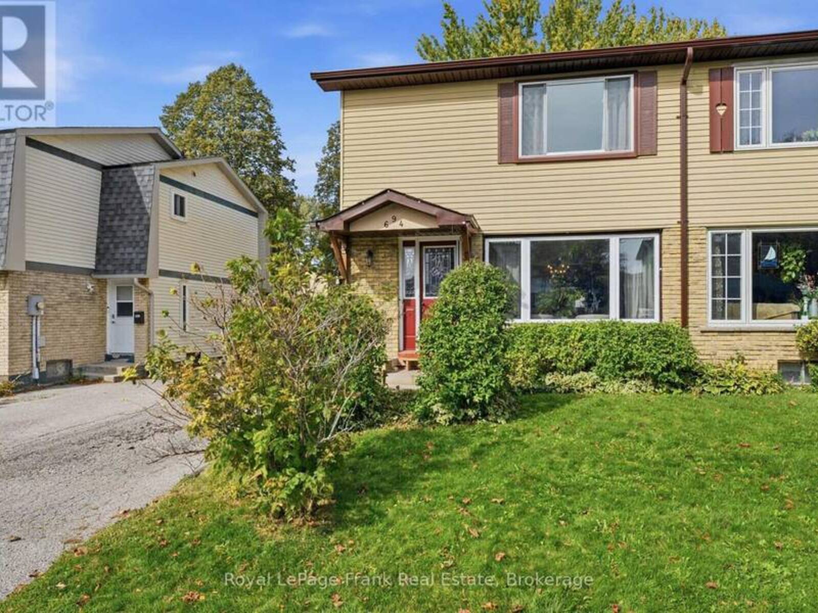 694 HILLCROFT STREET, Oshawa, Ontario L1G 7H6