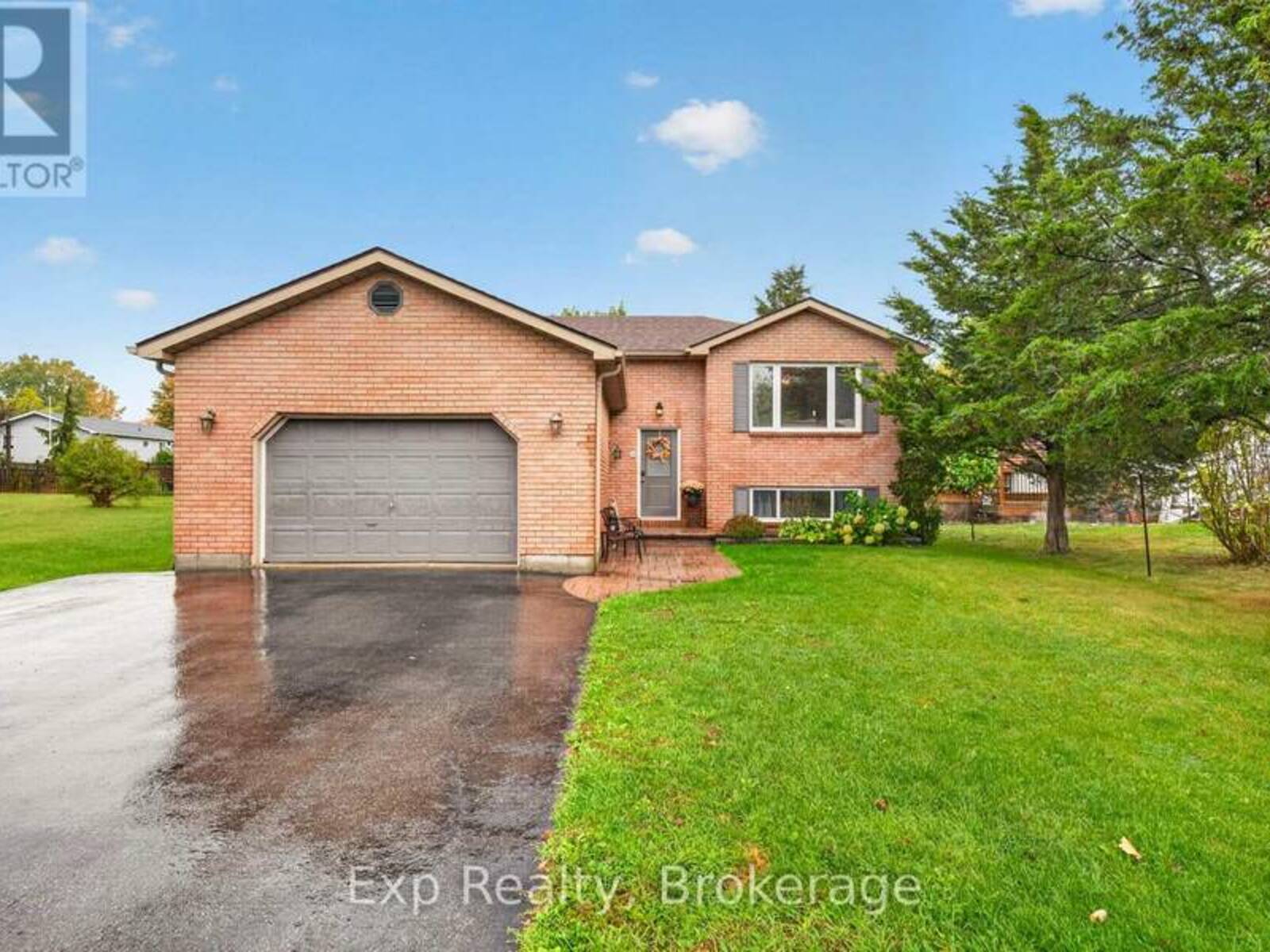 4 HARBOURVIEW CRESCENT, Prince Edward, Ontario K0K 3L0