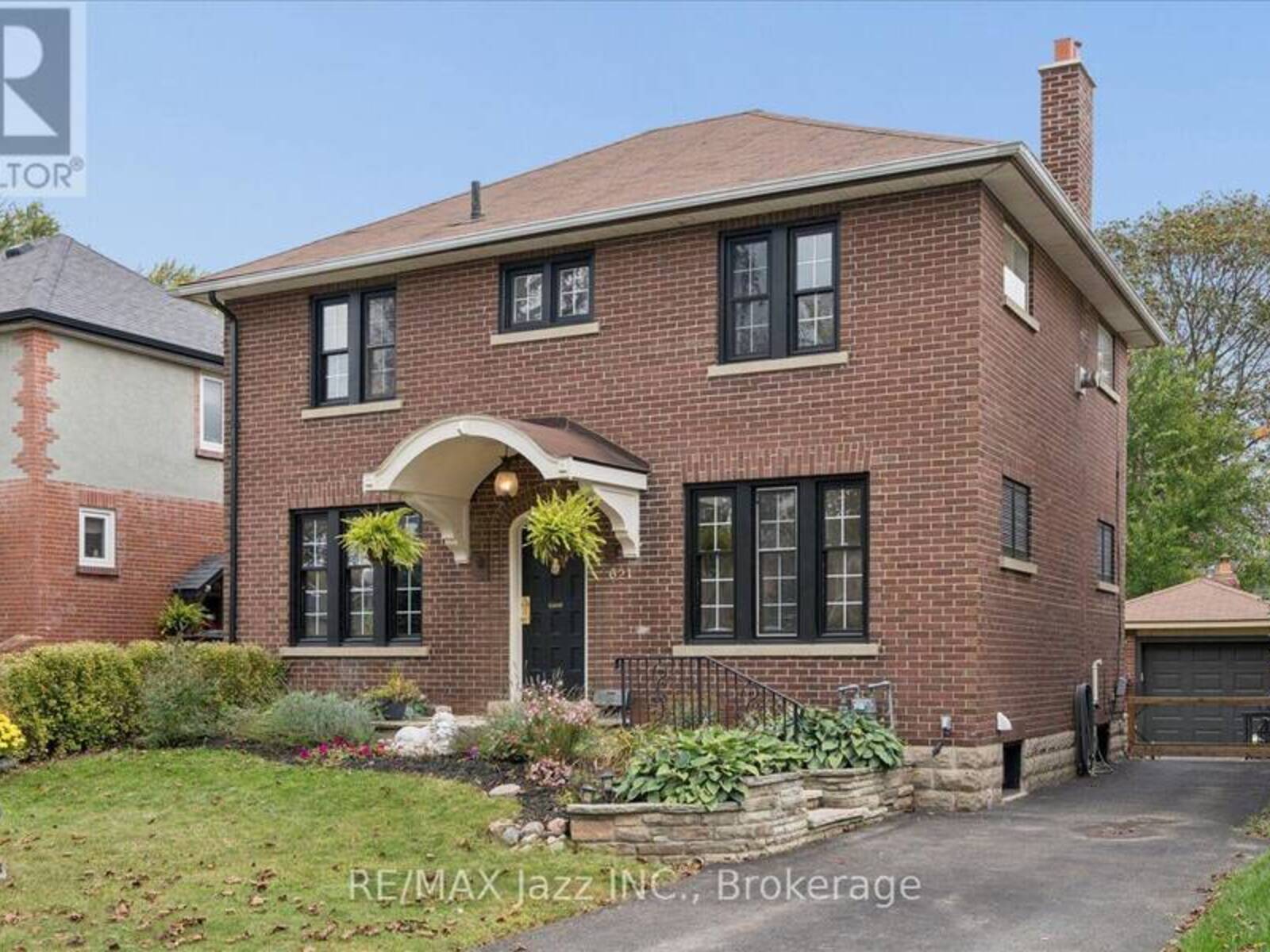 621 MASSON STREET, Oshawa, Ontario L1G 5A4