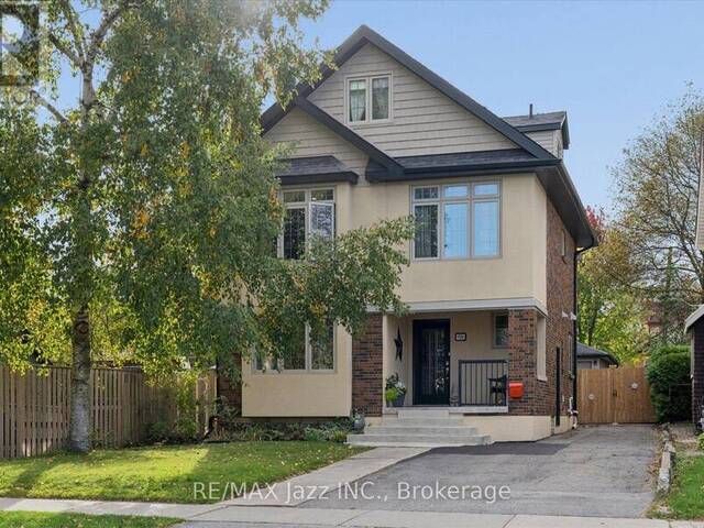 390 MARY STREET N Oshawa Ontario, L1G 5E1 - 5 Bedrooms Home For Sale
