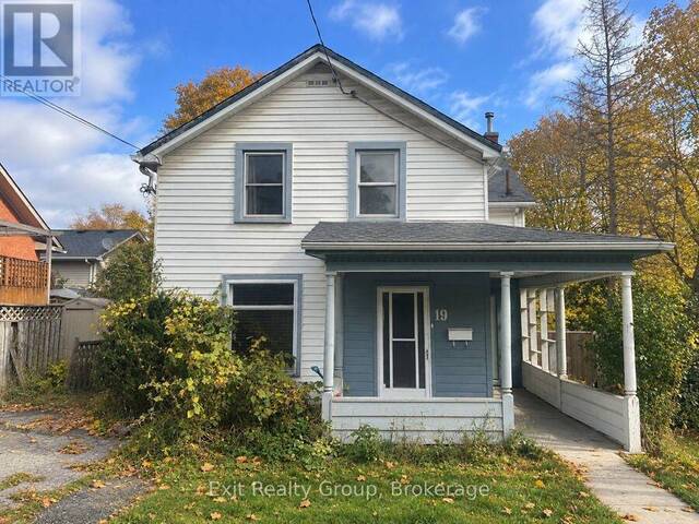 19 CEDAR STREET Belleville Ontario, K8P 3L8 - 3 Bedrooms Home For Sale