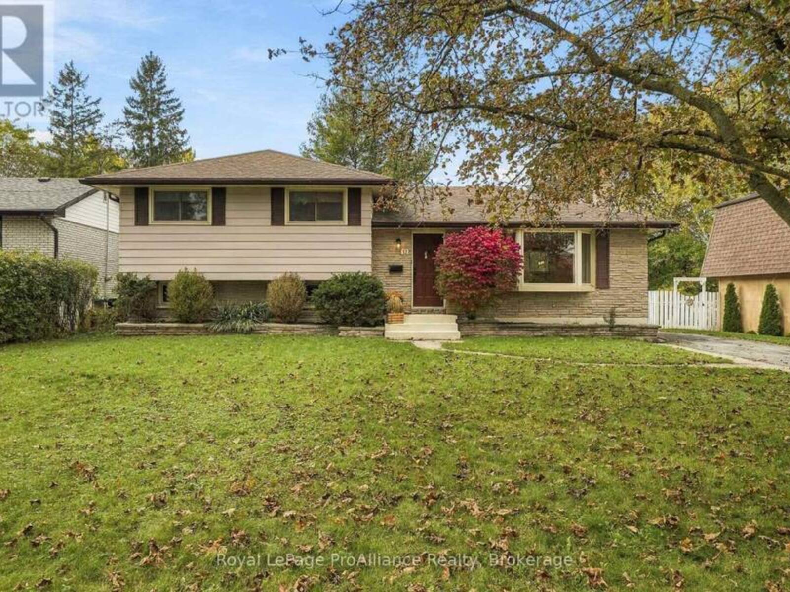 12 THORNCLIFFE DRIVE, Belleville, Ontario K8P 4L4