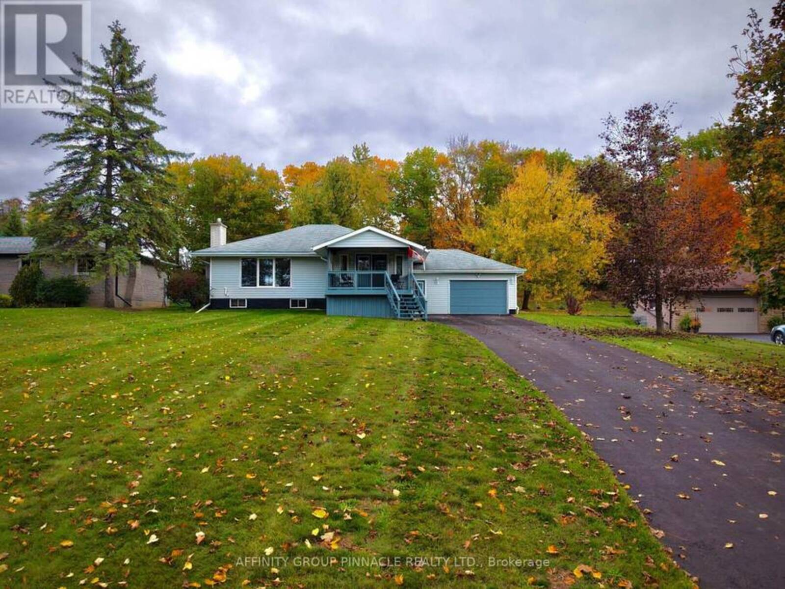 30 COVE ROAD, Fenelon Falls, Ontario K0M 1N0
