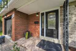 877 CAPRI COURT | Oshawa Ontario | Slide Image Six