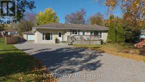 247 LAKESHORE DRIVE | Bobcaygeon Ontario | Slide Image One