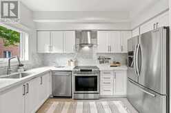 32 HARBOURVIEW CRESCENT | Toronto Ontario | Slide Image Sixteen