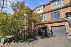 32 HARBOURVIEW CRESCENT | Toronto Ontario | Slide Image Two