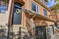 32 HARBOURVIEW CRESCENT | Toronto Ontario | Slide Image Three