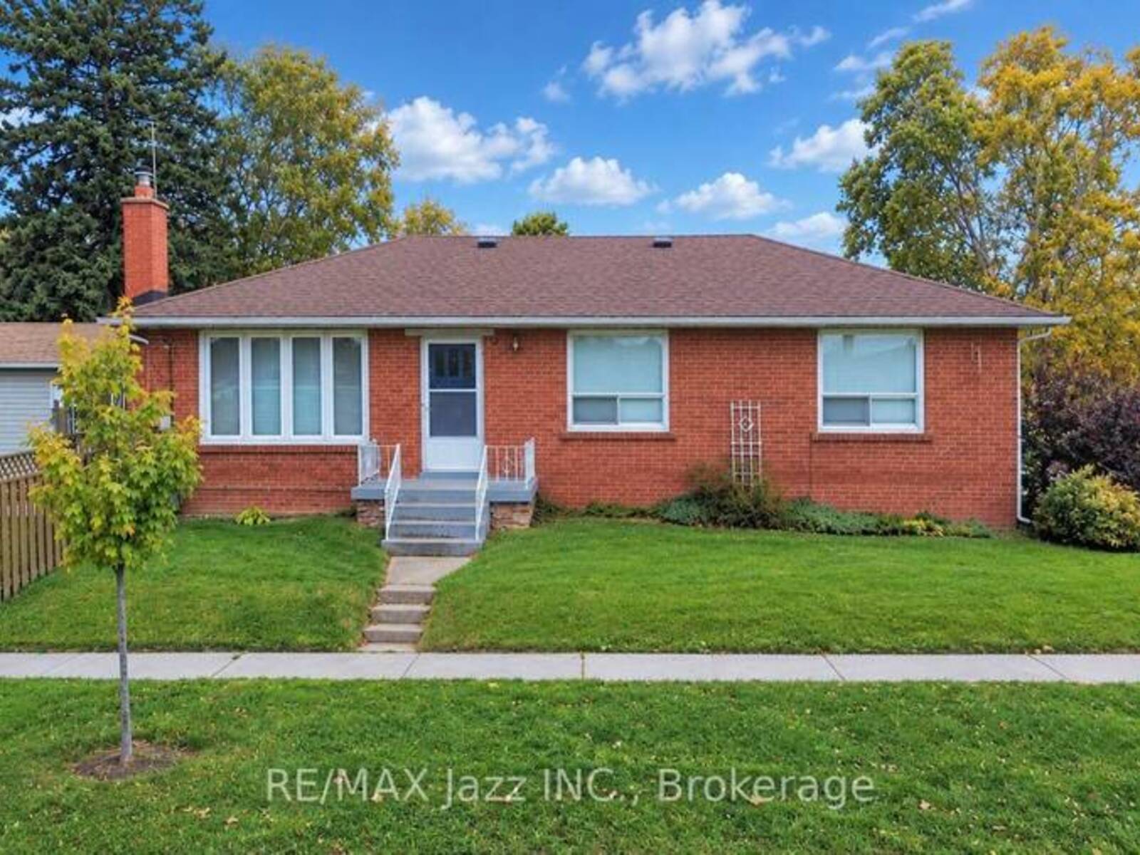 729 LAKEVIEW AVENUE, Oshawa, Ontario L1J 1B7