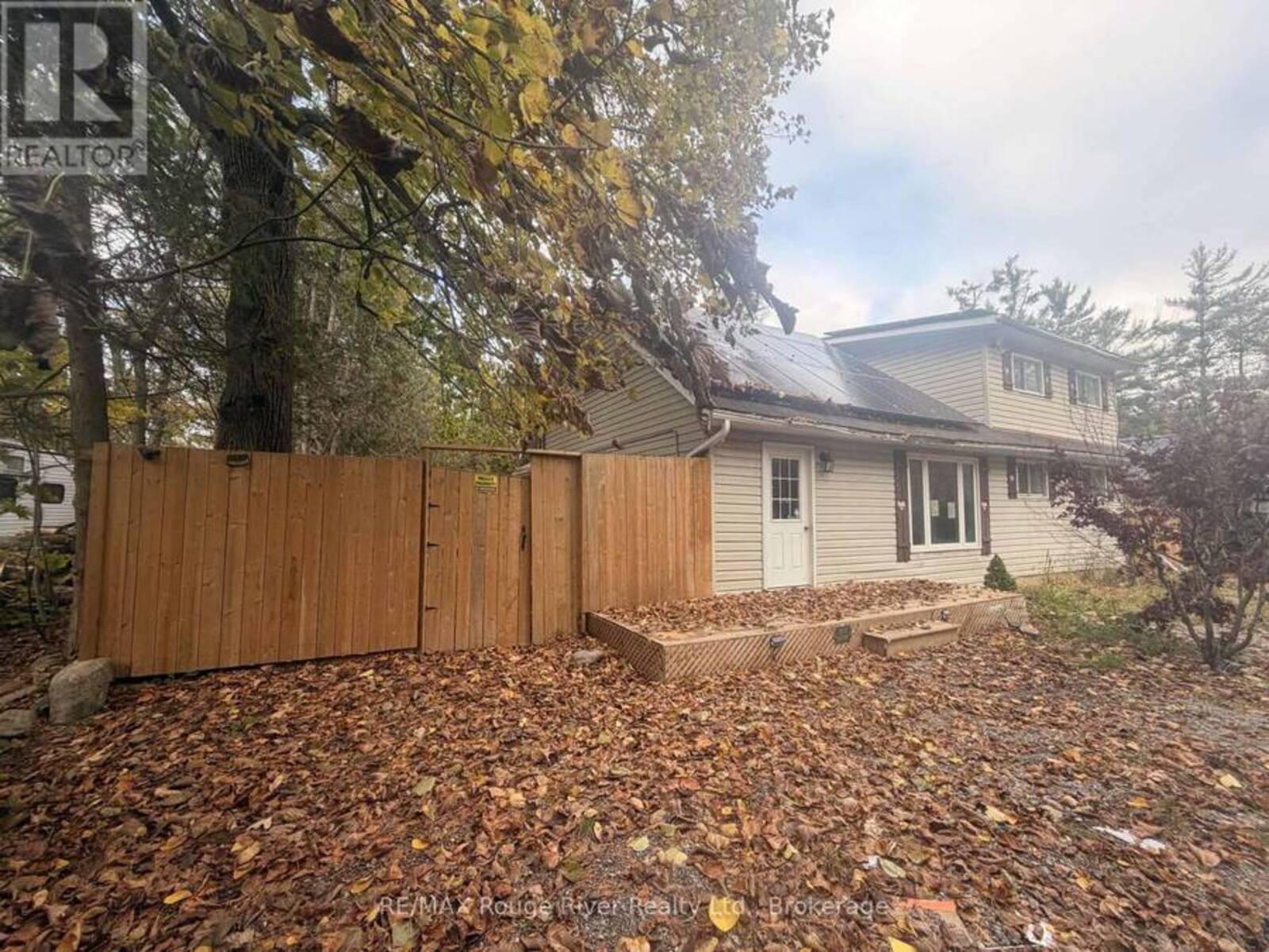 11 EDGEWOOD DRIVE, Fenelon Falls, Ontario K0M 1N0