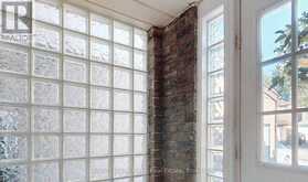 22 PEACHTREE PLACE | Vaughan Ontario | Slide Image Two