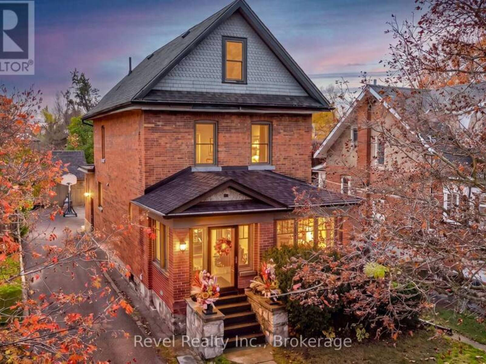 27 FRANCIS STREET, Lindsay, Ontario K9V 3R8