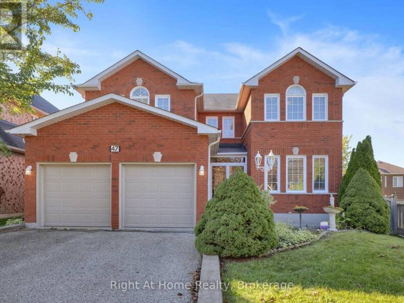 47 WELSH STREET, Ajax, Ontario L1T 4A4