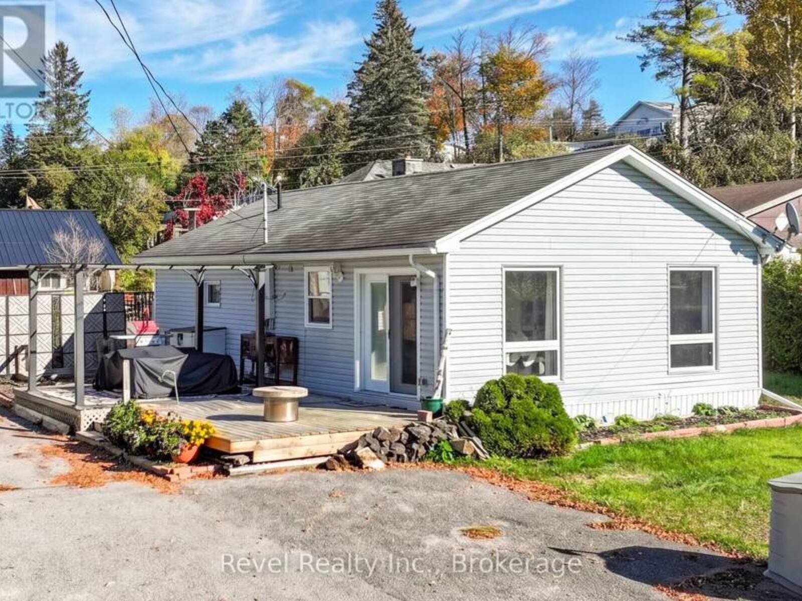 14 THIRD STREET, Kawartha Lakes, Ontario K0M 1L0