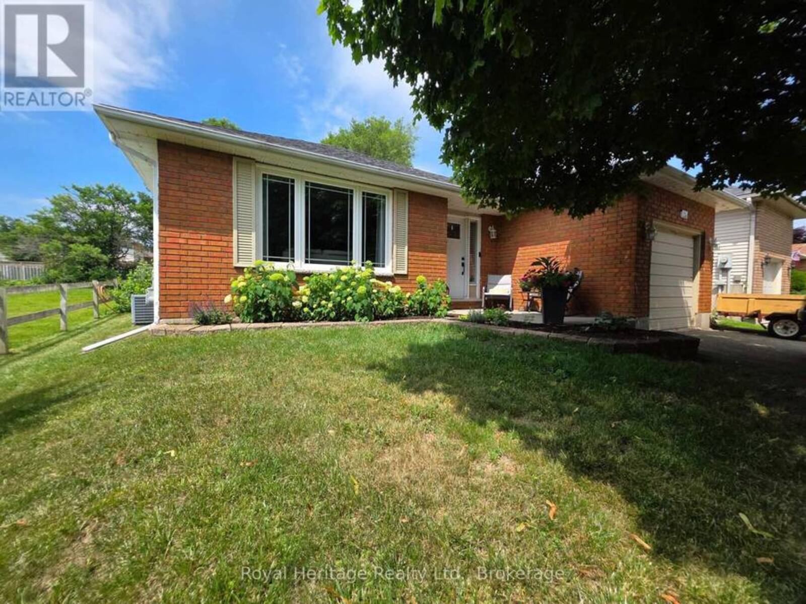 25 HEWSON DRIVE, Port Hope, Ontario L1A 4C8