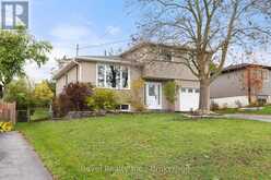 17 MOHAWK DRIVE | Lindsay Ontario | Slide Image Three