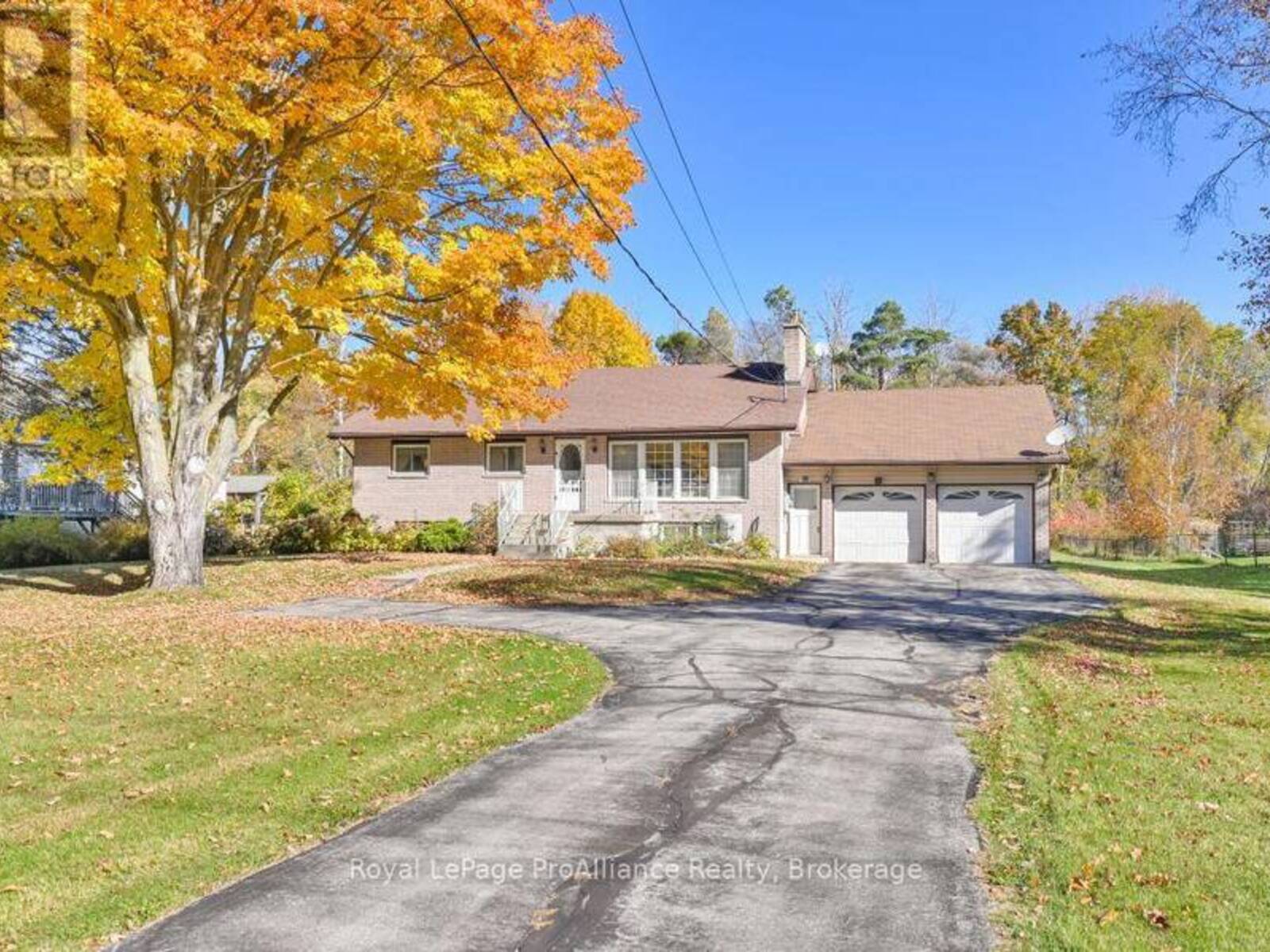 21851 LOYALIST PARKWAY, Quinte West, Ontario K0K 1L0