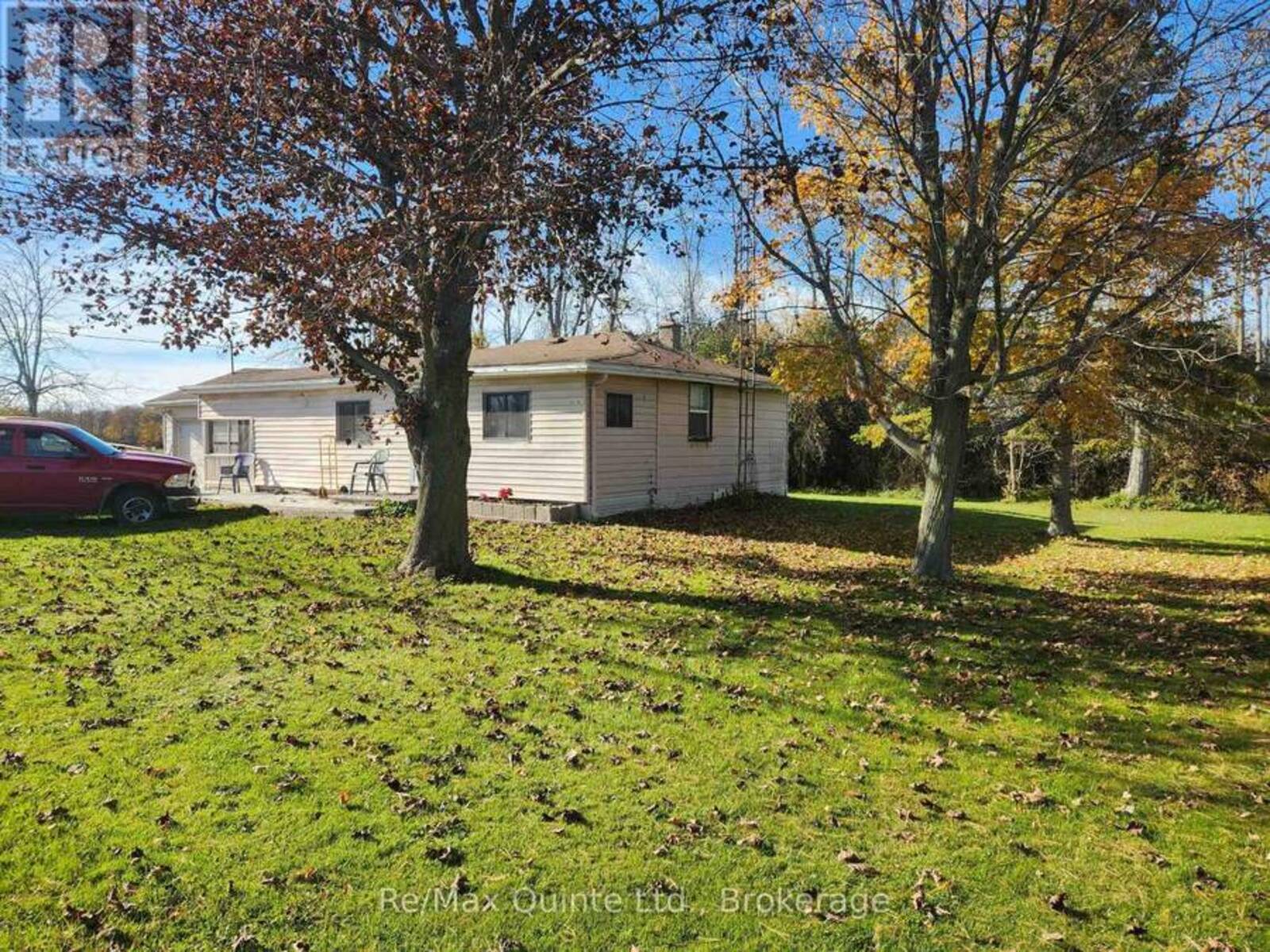 182 SMOKES POINT ROAD, Prince Edward, Ontario K0K 1L0