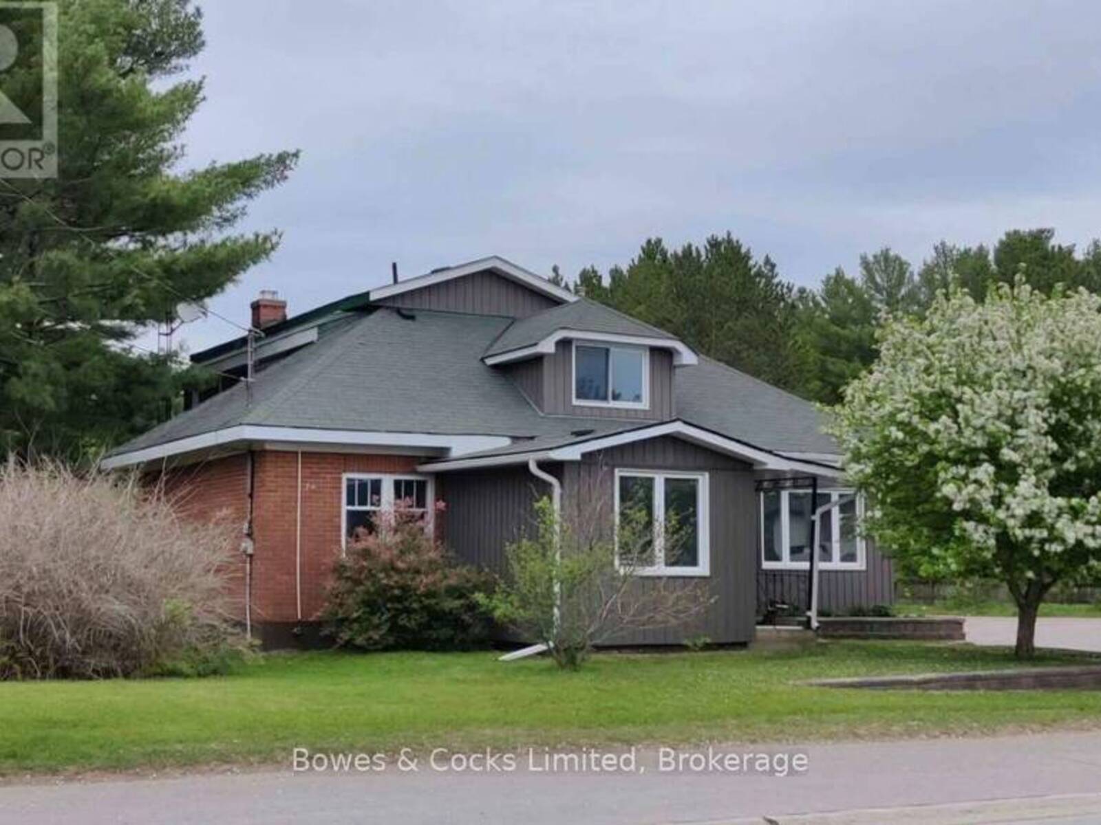 149 BURLEIGH STREET, Apsley, Ontario K0L 1A0