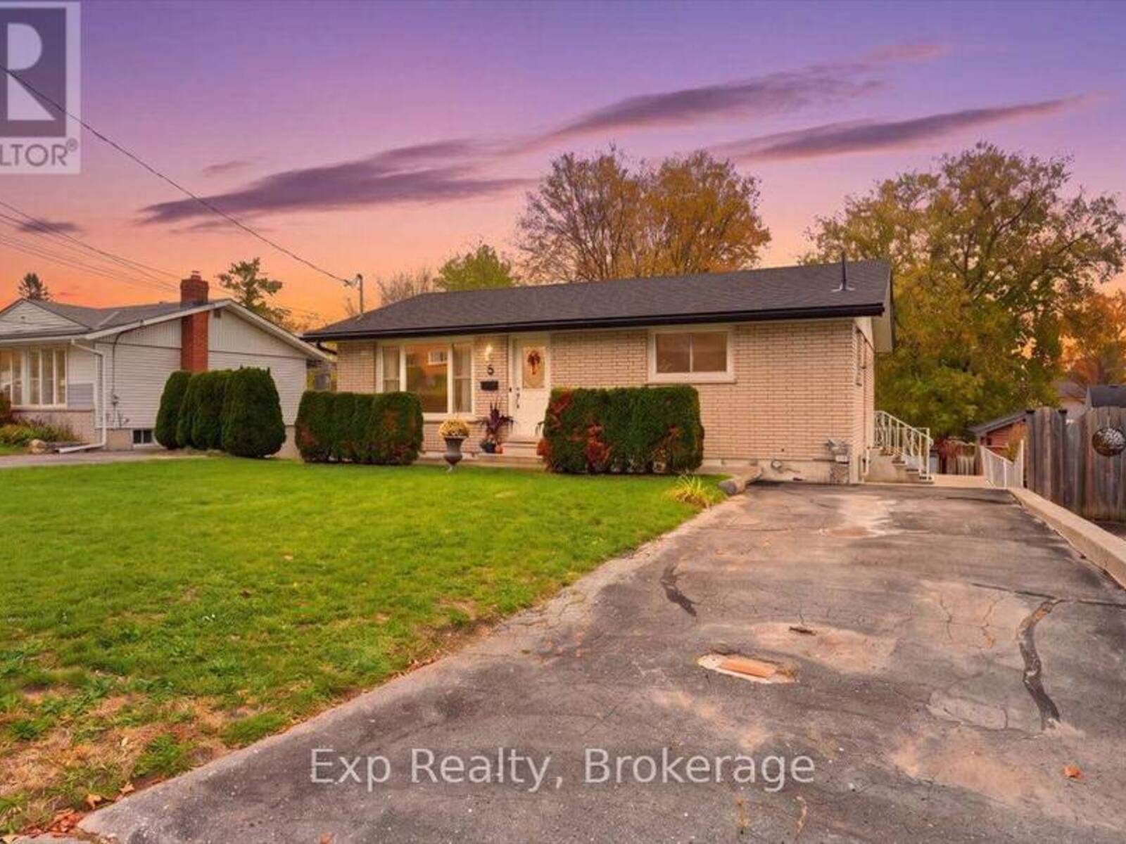 5 KIDD AVENUE, Quinte West, Ontario K8V 2L6