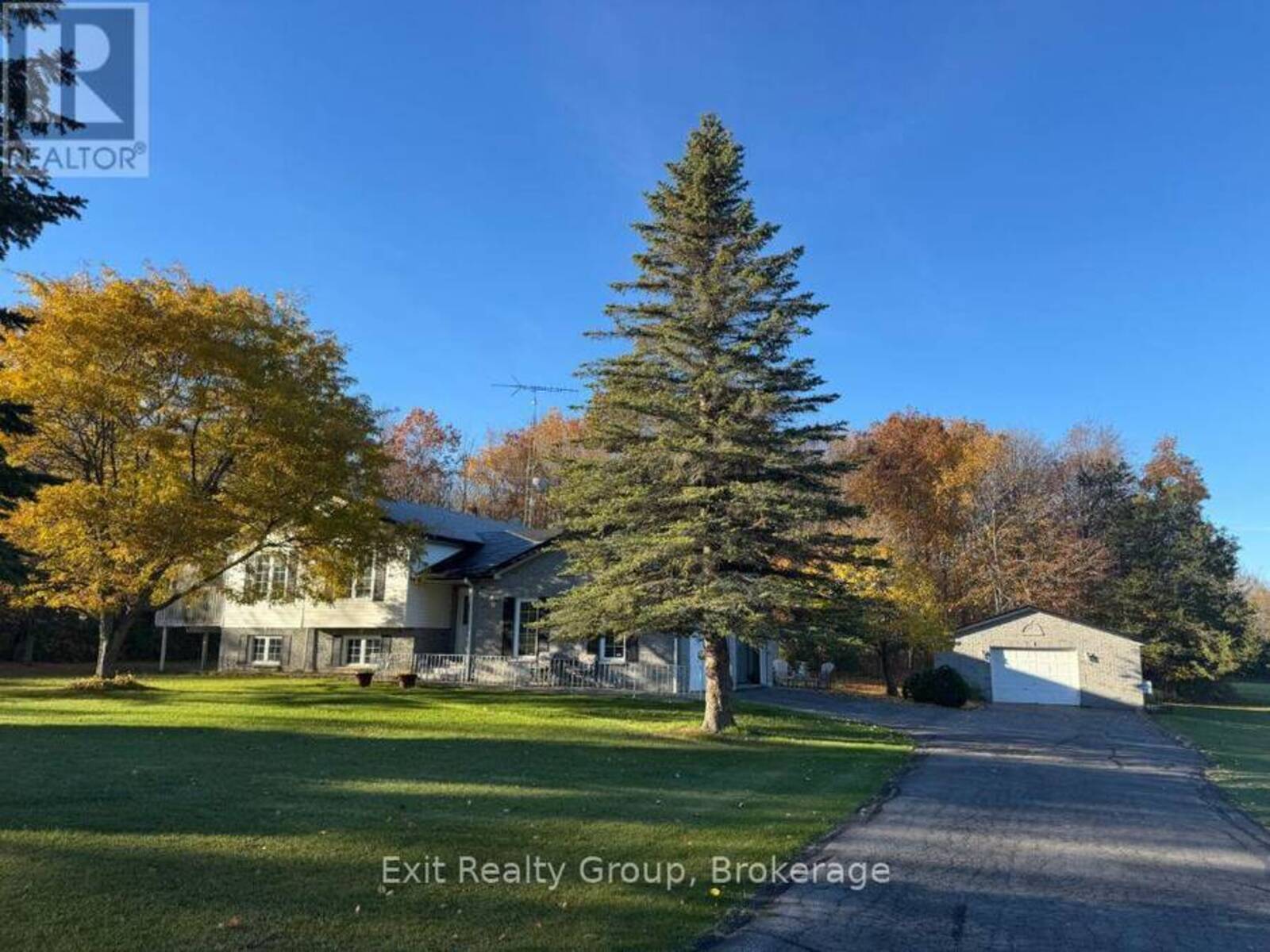 2585 COUNTY RD 2, Prince Edward, Ontario K0K 1A0