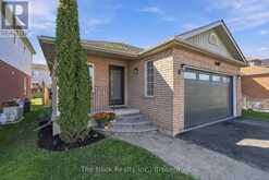 8 VANESSA DRIVE | Orillia Ontario | Slide Image Three