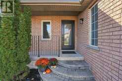 8 VANESSA DRIVE | Orillia Ontario | Slide Image Four