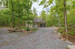 24 TED'S LANE | North Kawartha Ontario | Slide Image Three