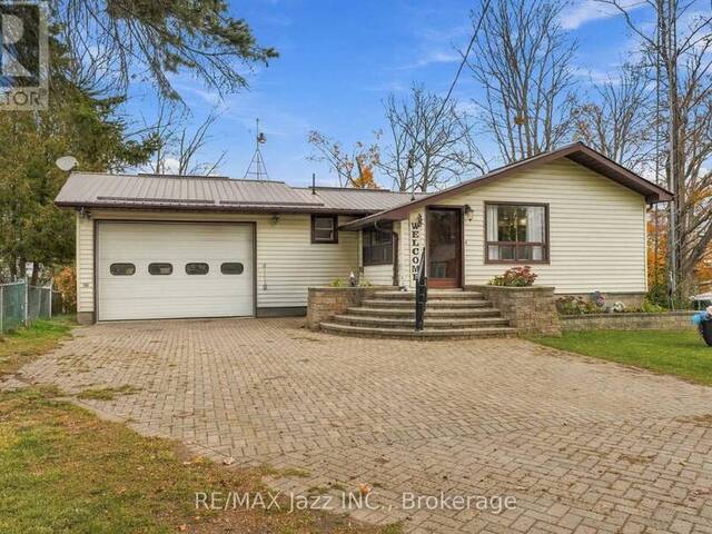 40 BUTTERNUT DRIVE Lindsay Ontario, K9V 4R1 - 2 Bedrooms Waterfront Home For sale