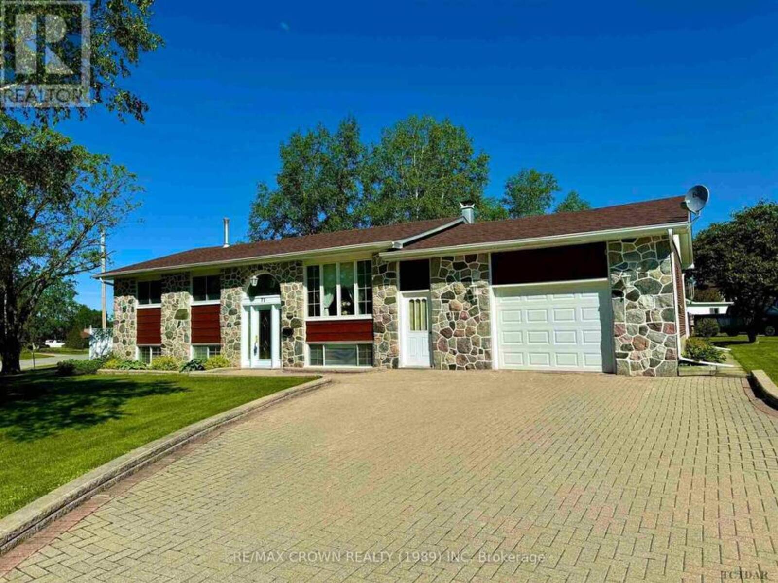 71 PINE AVENUE, Smooth Rock Falls, Ontario P0L 2B0