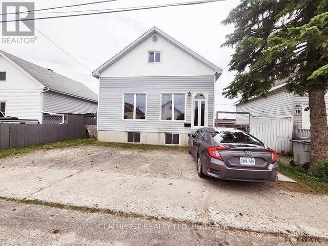 17 BORDEN AVENUE Timmins Ontario, P4N 4E6