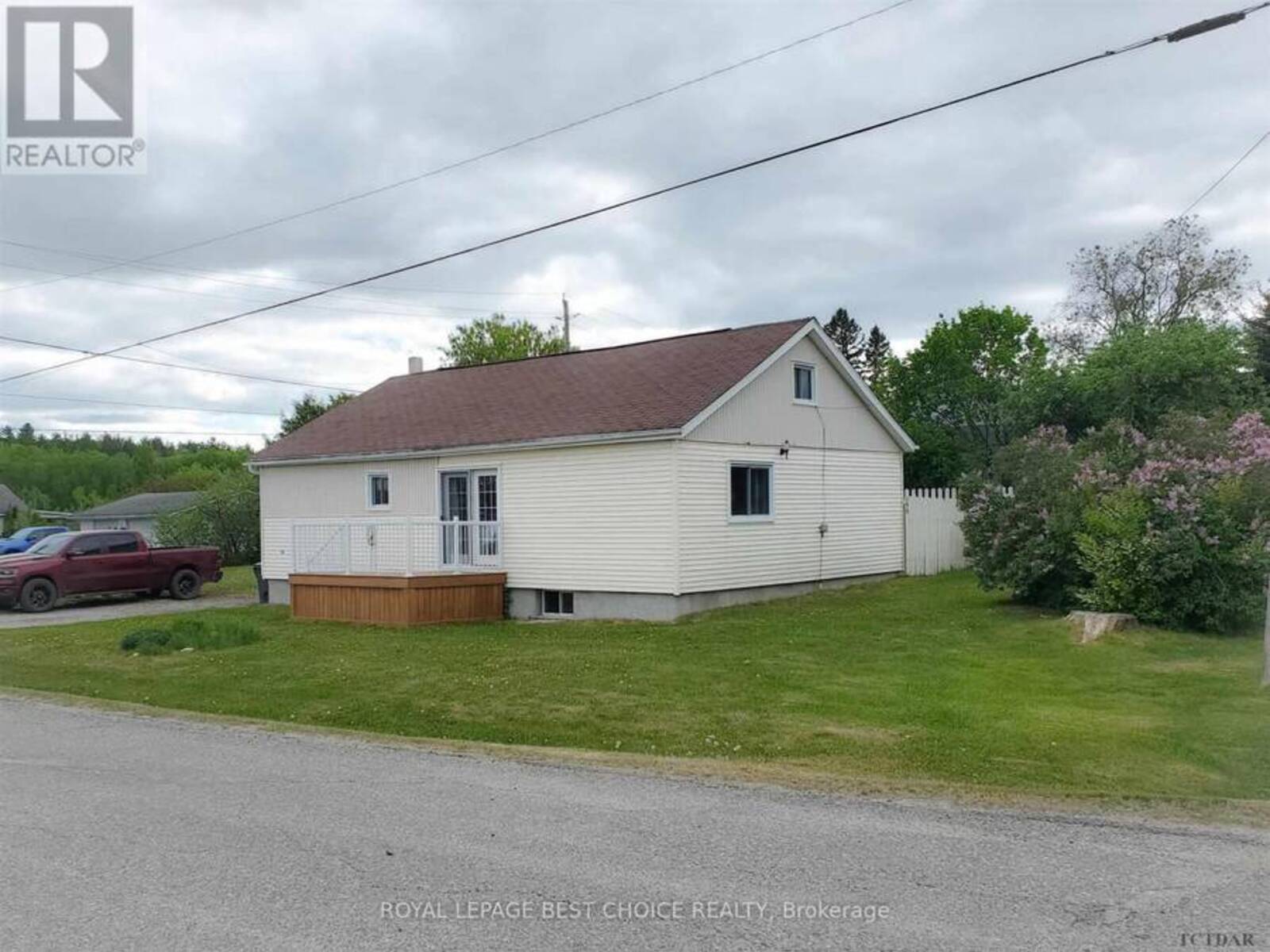 399 LAKE VIEW AVENUE, Temiskaming Shores, Ontario P0J 1R0