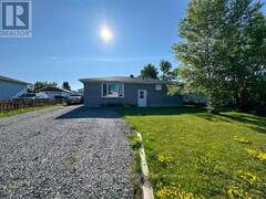 39 HOULE STREET Hearst Ontario, P0L 1N0