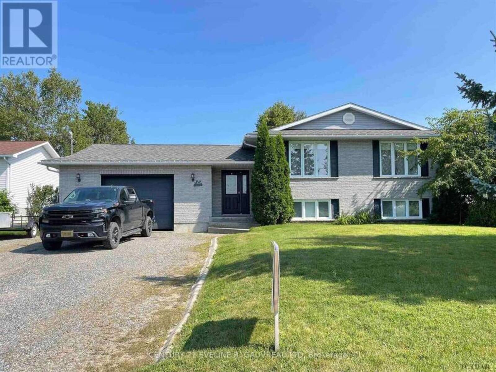 253 CRYSTAL CRESCENT, Temiskaming Shores, Ontario P0J 1P0