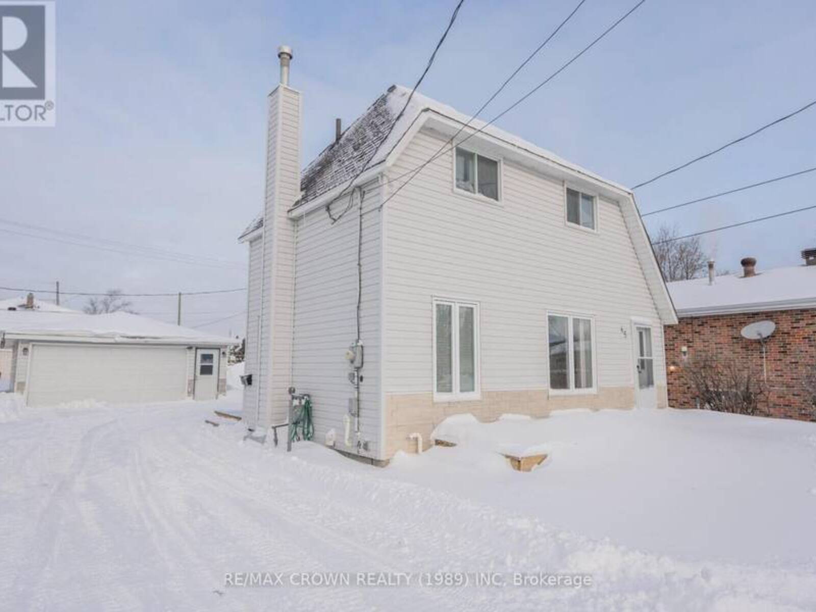 45 DALLYN AVENUE, Kapuskasing, Ontario P5N 1S7