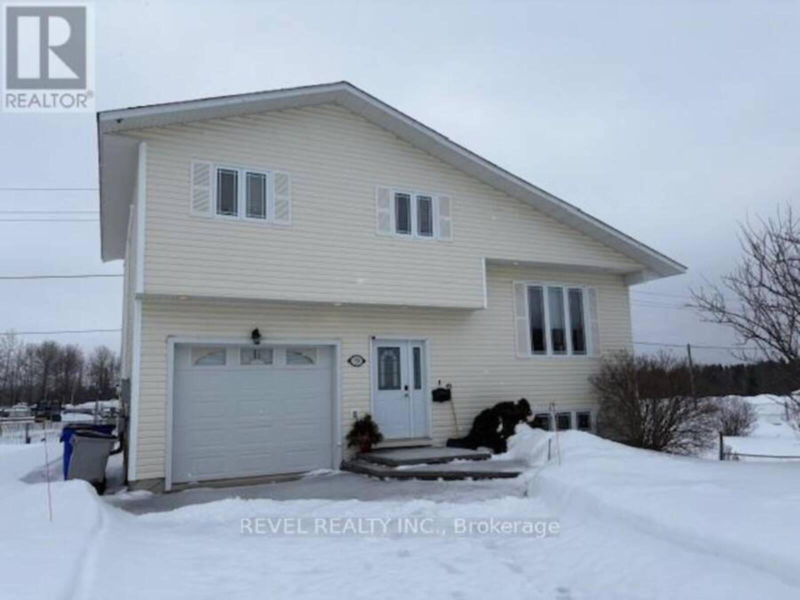 79 MEADOW LANE, Timmins, Ontario P4R 1M7