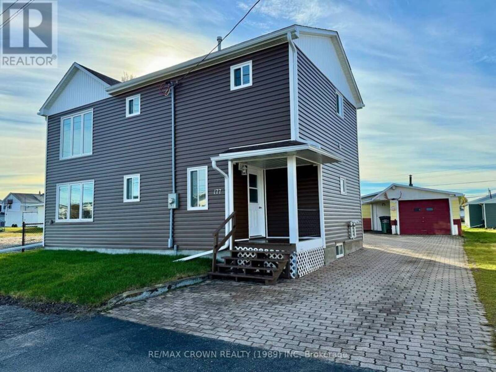 177 ELAINE AVENUE, Smooth Rock Falls, Ontario P0L 2B0