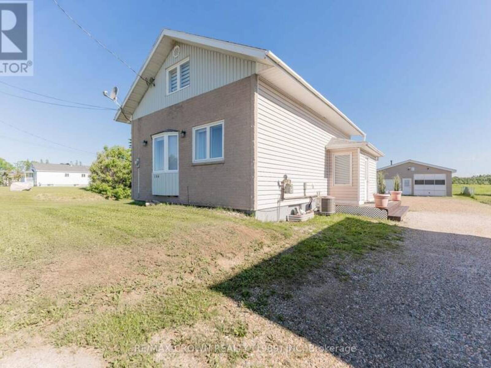 OPASATIKA - 104 GOVERNMENT ROAD, Opasatika, Ontario P0L 1Z0
