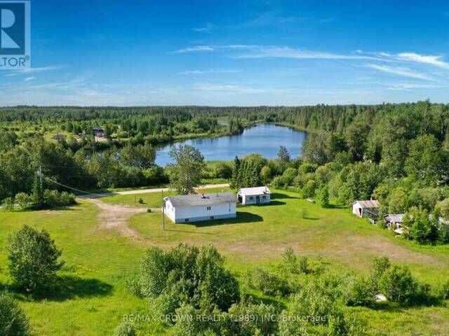 MOONBEAM - 45A CHAIN OF LAKES ROAD Kapuskasing Ontario, P0L 1V0 - 2 Bedrooms Waterfront Home For sale