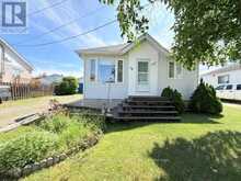 16 ONTARIO STREET | Kapuskasing Ontario | Slide Image Two