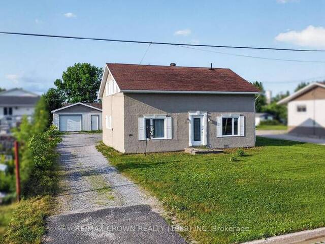 524 KITCHENER STREET North Cochrane Ontario, P0L 1N0 - 2 Bedrooms Home For Sale